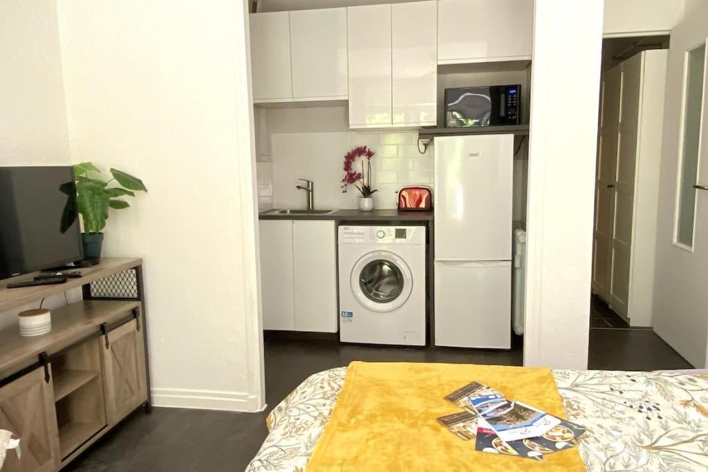 Studio Balcon, Centre Ville, Proximite Plages, Commerces, Restaurants, Musees... 昂蒂布 外观 照片
