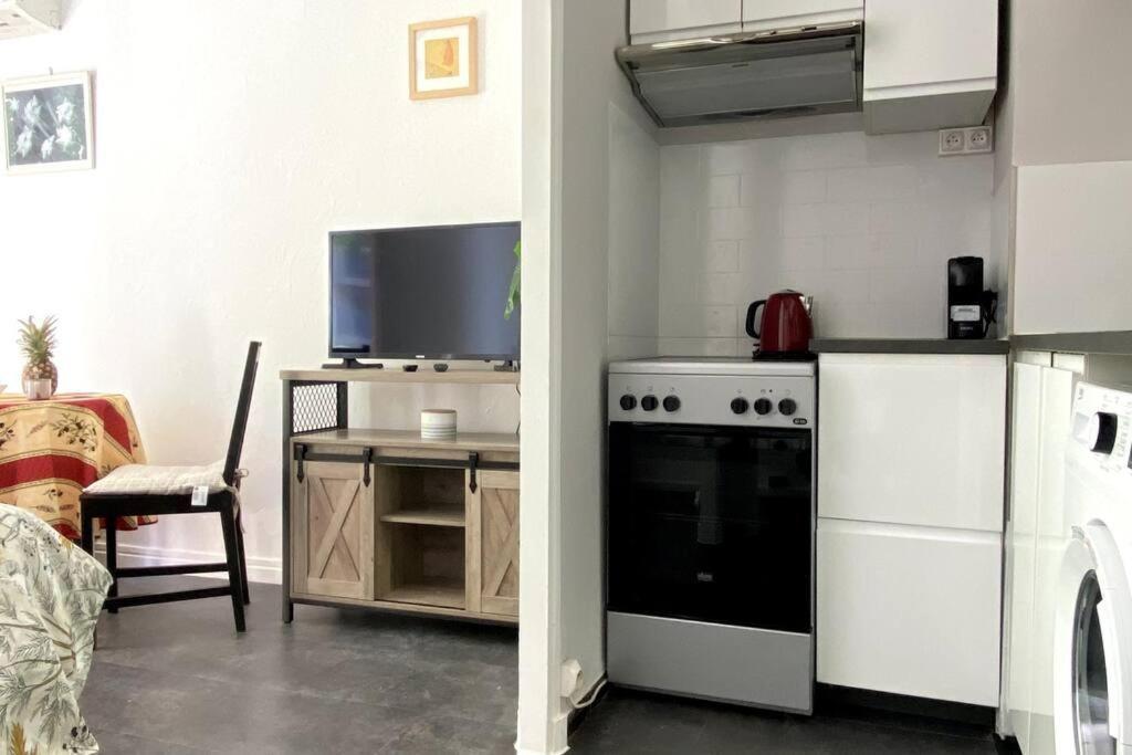 Studio Balcon, Centre Ville, Proximite Plages, Commerces, Restaurants, Musees... 昂蒂布 外观 照片