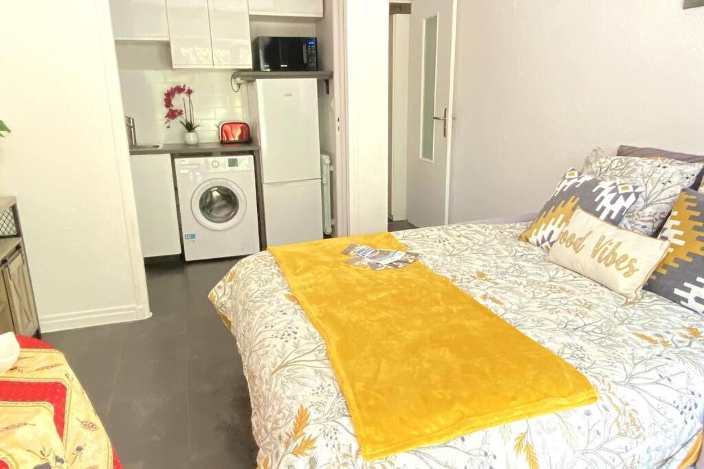 Studio Balcon, Centre Ville, Proximite Plages, Commerces, Restaurants, Musees... 昂蒂布 外观 照片
